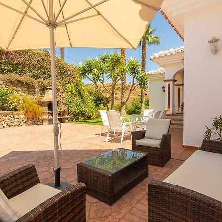 VILLA ANDALUCÍA: cerca de todo, intimidad y espacio Nerja Exterior foto