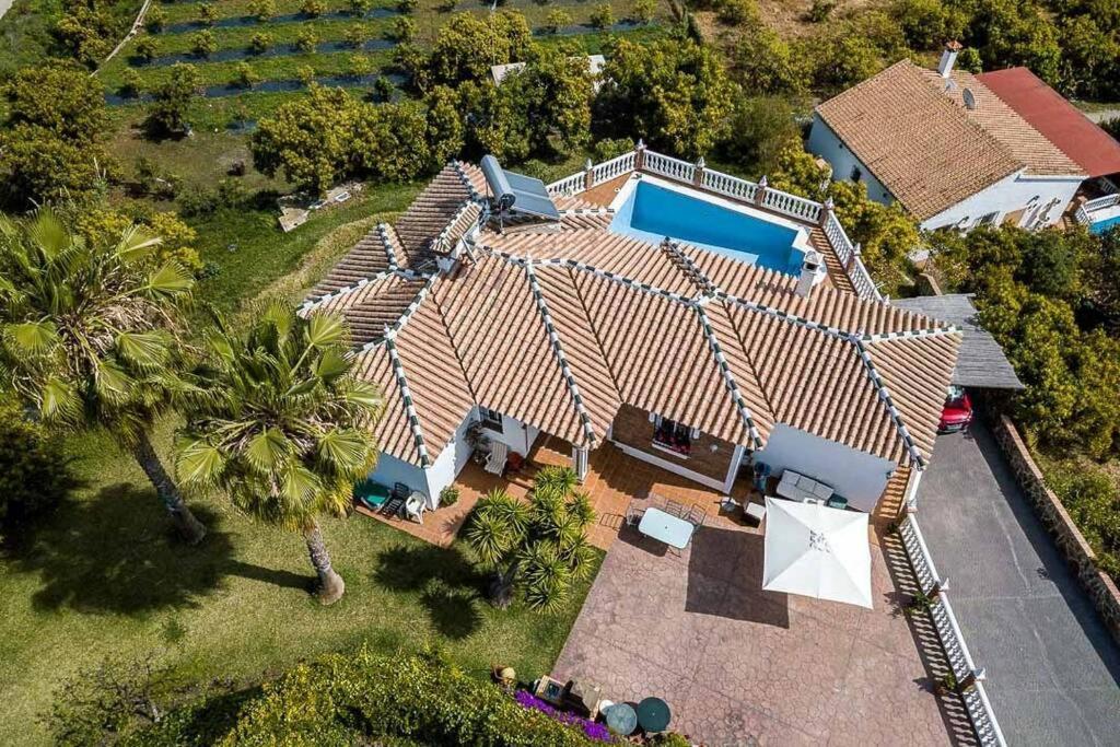 VILLA ANDALUCÍA: cerca de todo, intimidad y espacio Nerja Exterior foto