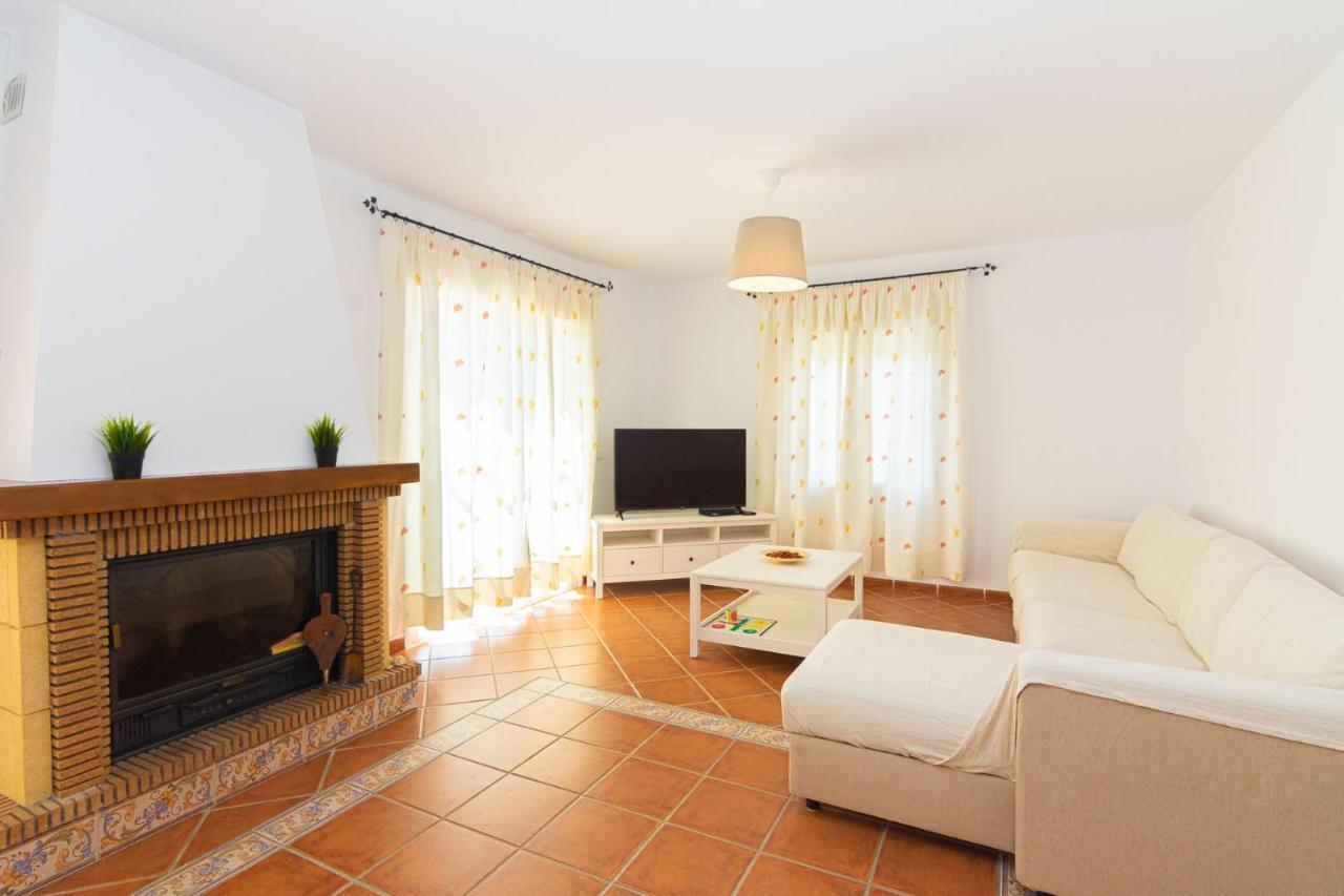 VILLA ANDALUCÍA: cerca de todo, intimidad y espacio Nerja Exterior foto