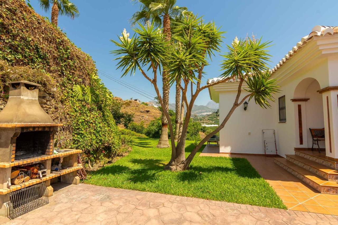 VILLA ANDALUCÍA: cerca de todo, intimidad y espacio Nerja Exterior foto