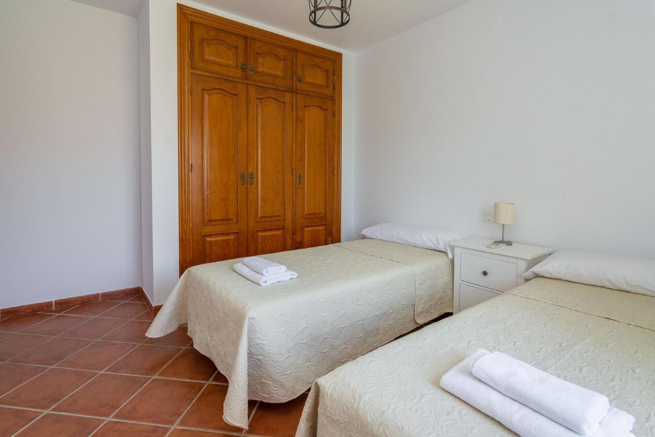 VILLA ANDALUCÍA: cerca de todo, intimidad y espacio Nerja Exterior foto