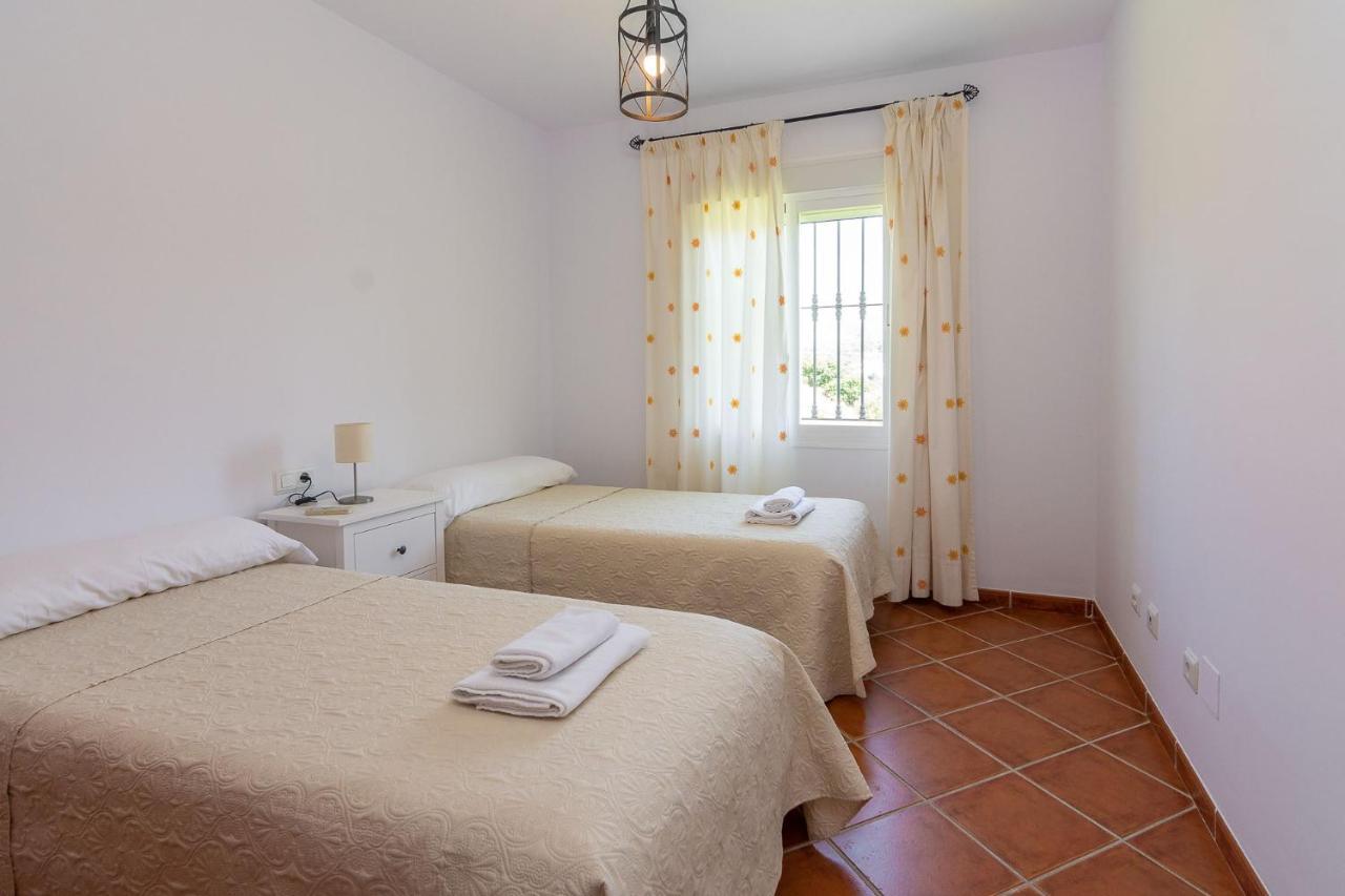 VILLA ANDALUCÍA: cerca de todo, intimidad y espacio Nerja Exterior foto
