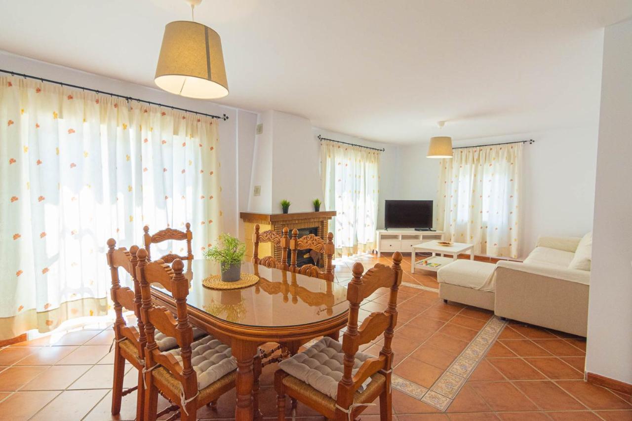 VILLA ANDALUCÍA: cerca de todo, intimidad y espacio Nerja Exterior foto