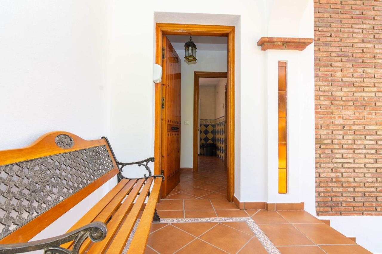 VILLA ANDALUCÍA: cerca de todo, intimidad y espacio Nerja Exterior foto