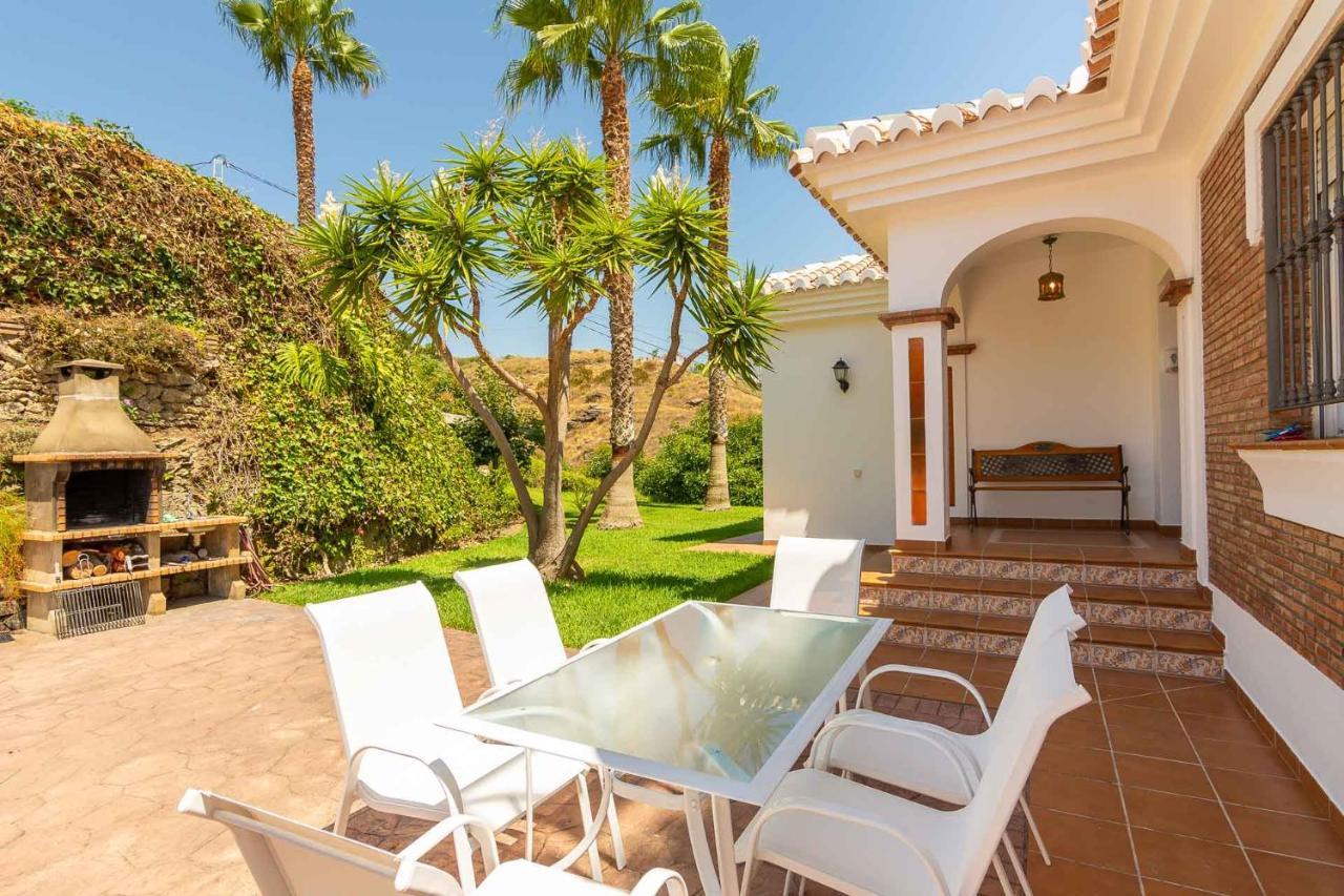 VILLA ANDALUCÍA: cerca de todo, intimidad y espacio Nerja Exterior foto